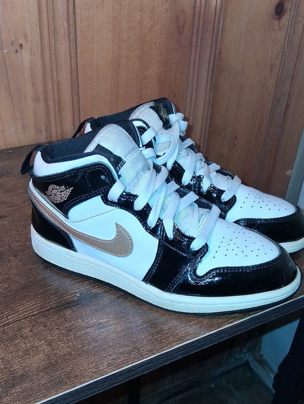Nike Mid-Top Sneakers in White, Black & Gold